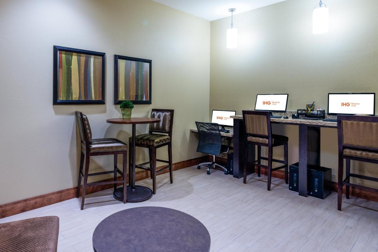  | Staybridge Suites Eau Claire - Altoona, an IHG Hotel