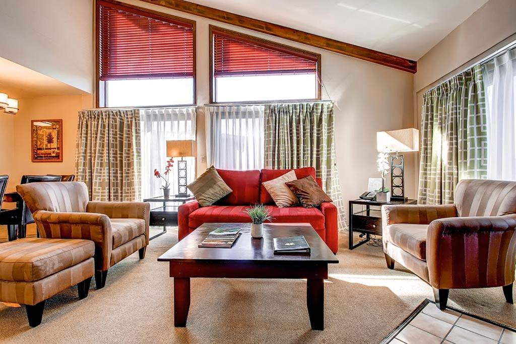 Three-Bedroom Apartment at GetAways at Falcon Point Resort