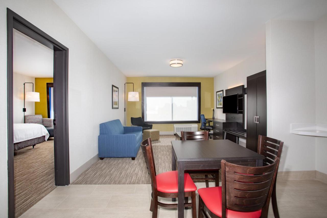 One-Bedroom King Suite - Non-Smoking at Holiday Inn Express & Suites Ely by IHG
