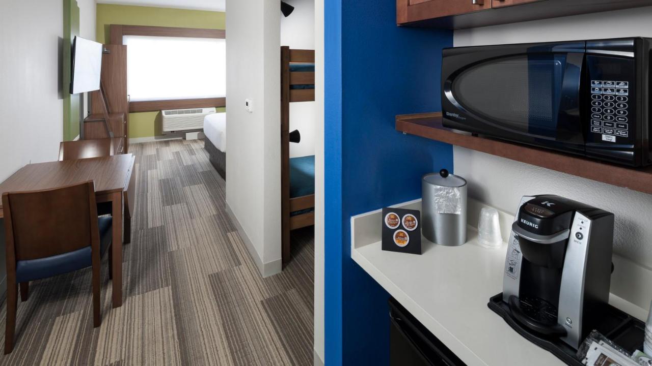  | Holiday Inn Express & Suites Orlando at SeaWorld, an IHG Hotel