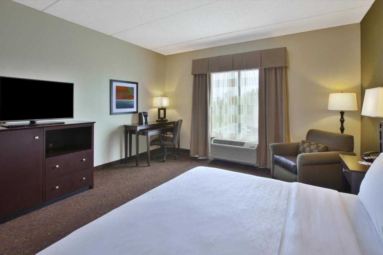 King Room - Mobility Access Tub - Non-Smoking at Holiday Inn Express & Suites Geneva Finger Lakes, an IHG Hotel
