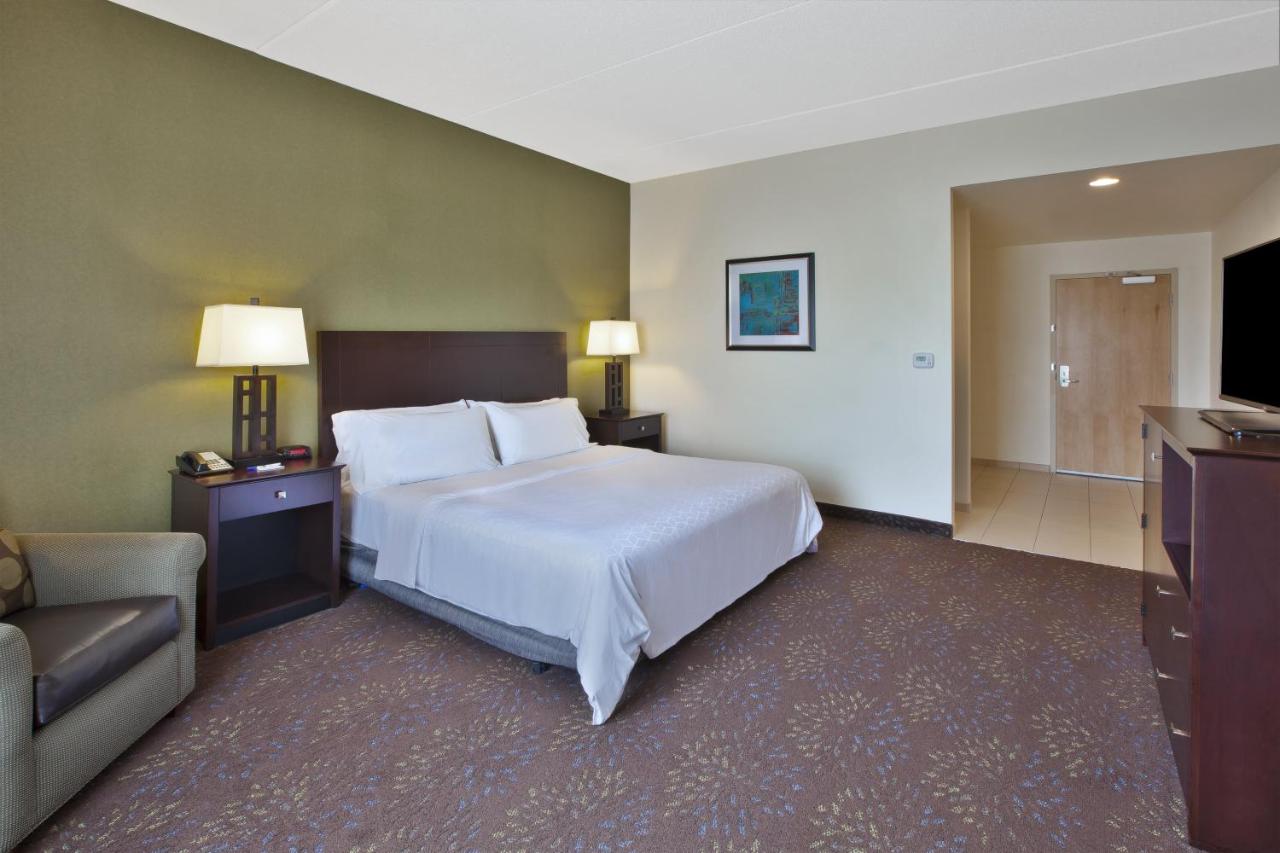 King Room - Mobility Access Tub - Non-Smoking at Holiday Inn Express & Suites Geneva Finger Lakes, an IHG Hotel
