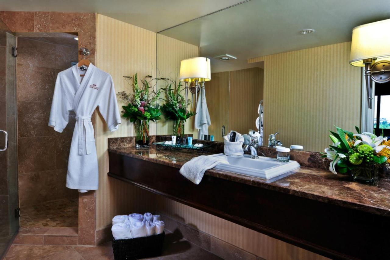 Suite - Non-Smoking at Crowne Plaza Portland Downtown Convention Center by IHG