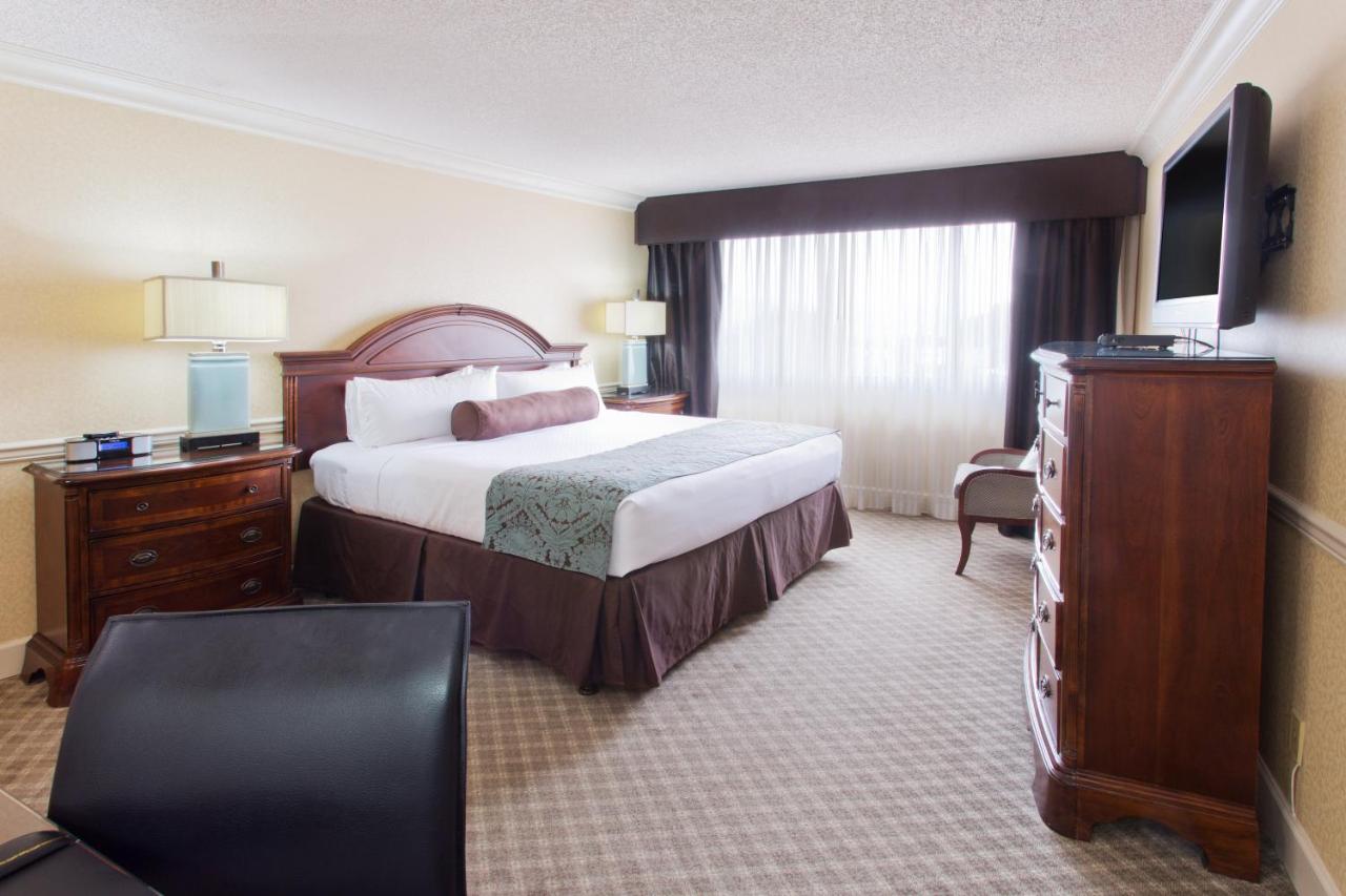 Suite - Non-Smoking at Crowne Plaza Portland Downtown Convention Center by IHG