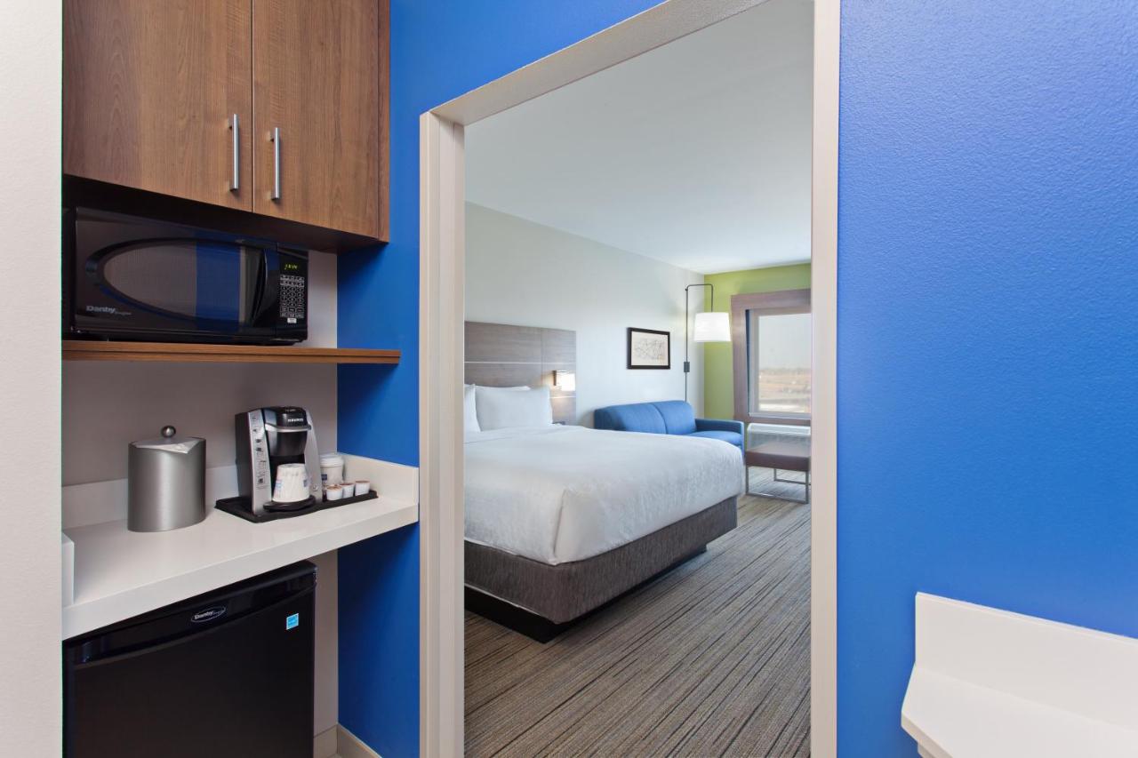 | Holiday Inn Express & Suites - Moses Lake, an IHG Hotel
