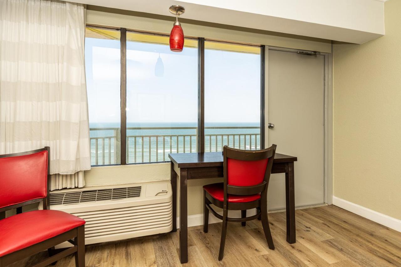 King Room - Disability Access/Non-Smoking at Sandcastle Resort On The Beach