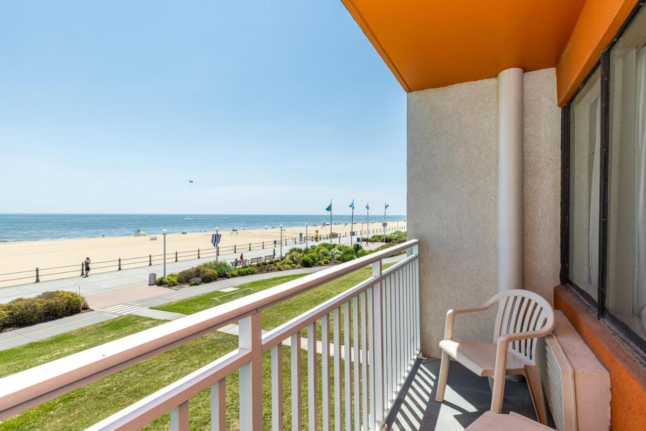 King Room - Disability Access/Non-Smoking at Sandcastle Resort On The Beach