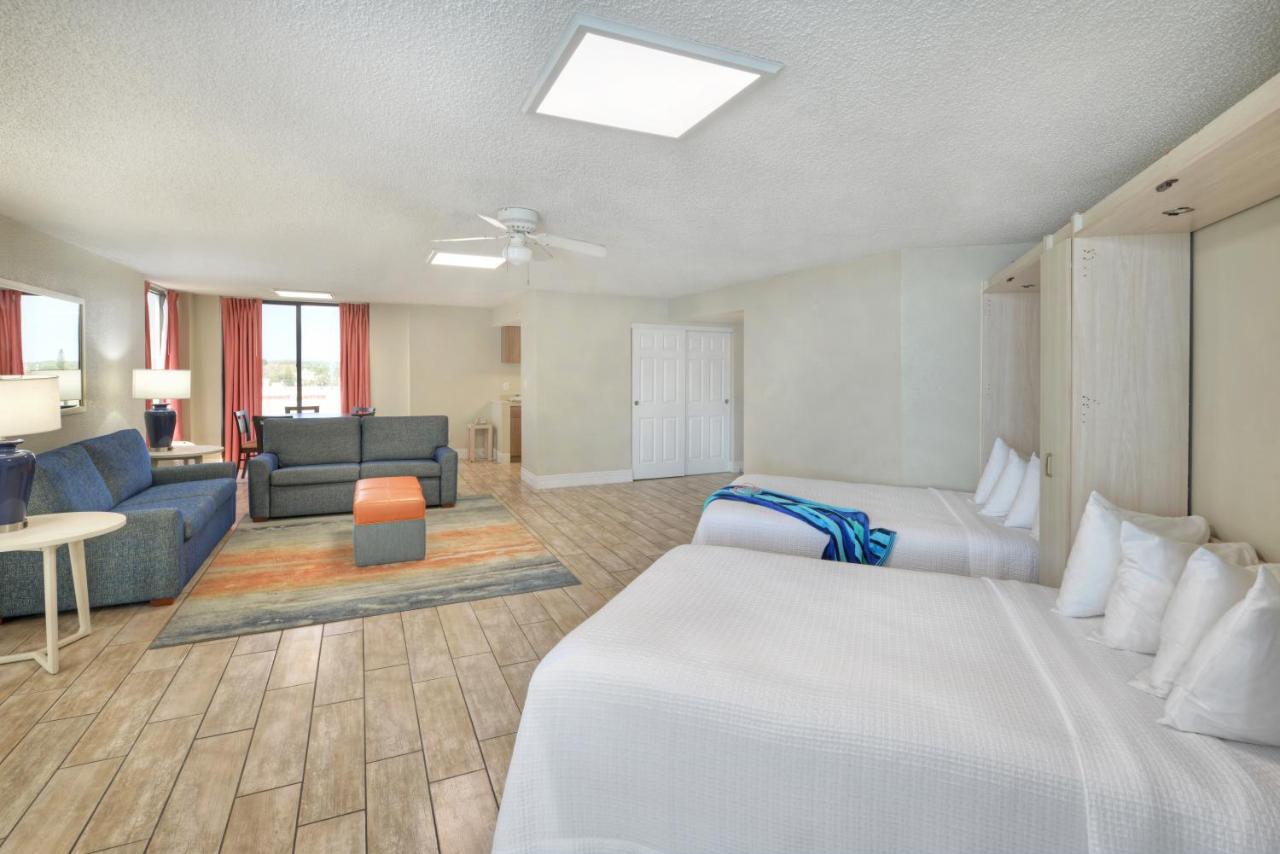  | El Caribe Resort and Conference Center