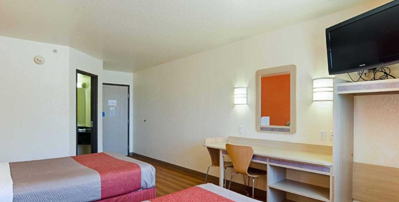 | Motel 6-Fort Lupton, CO