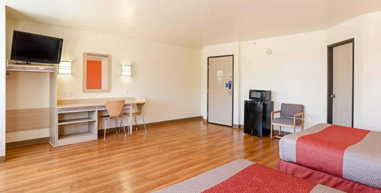 | Motel 6-Fort Lupton, CO