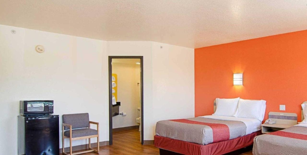 | Motel 6-Fort Lupton, CO