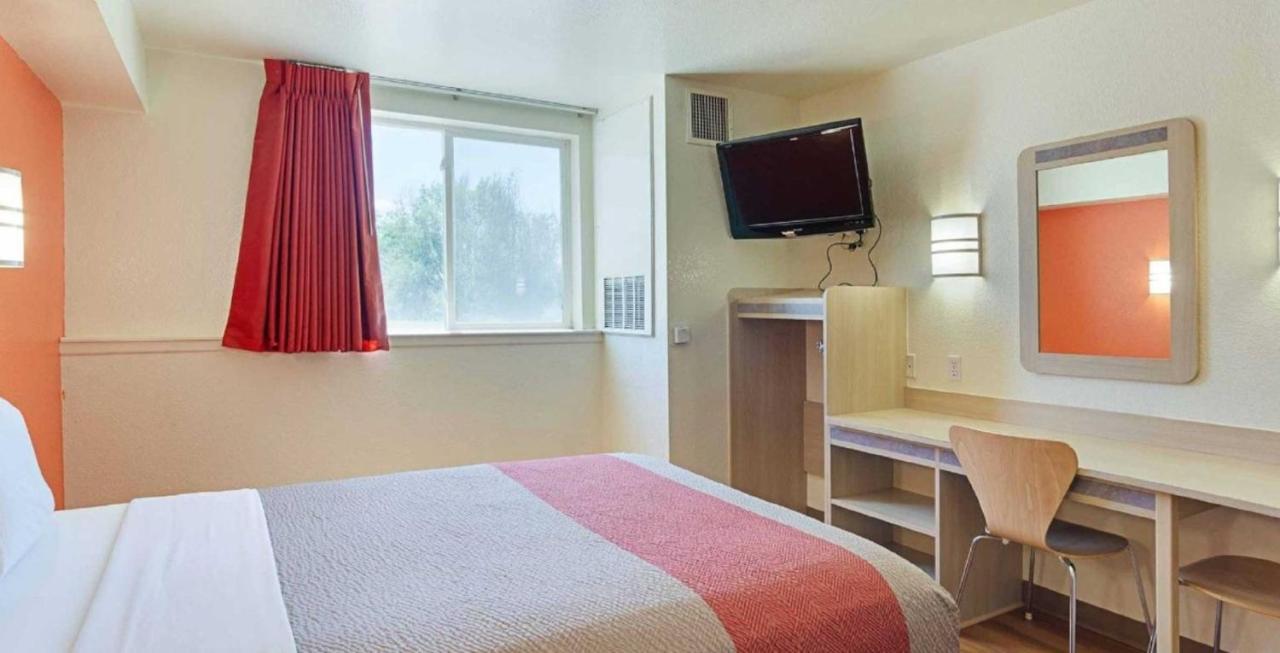 | Motel 6-Fort Lupton, CO