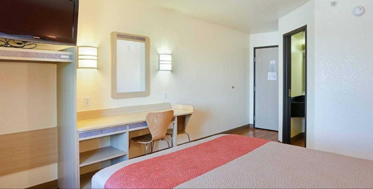 | Motel 6-Fort Lupton, CO