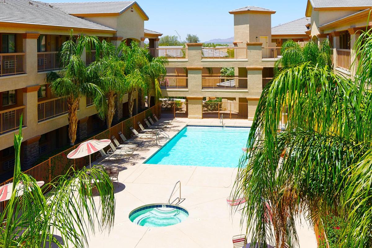 Queen Studio at Siegel Select Casa Grande
