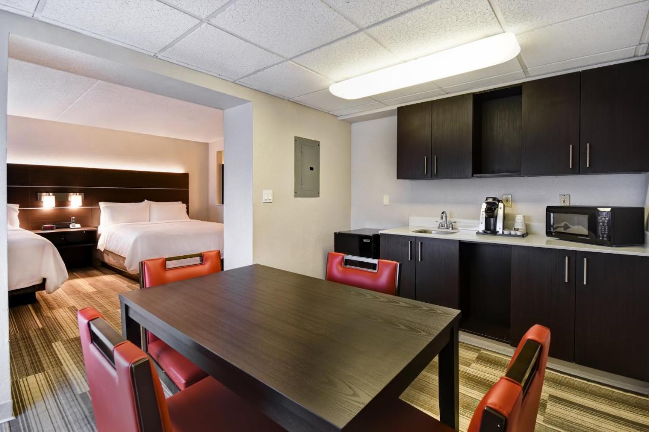 Suite with Two Queen Beds at Holiday Inn Express & Suites Allentown-Dorney Park Area by IHG