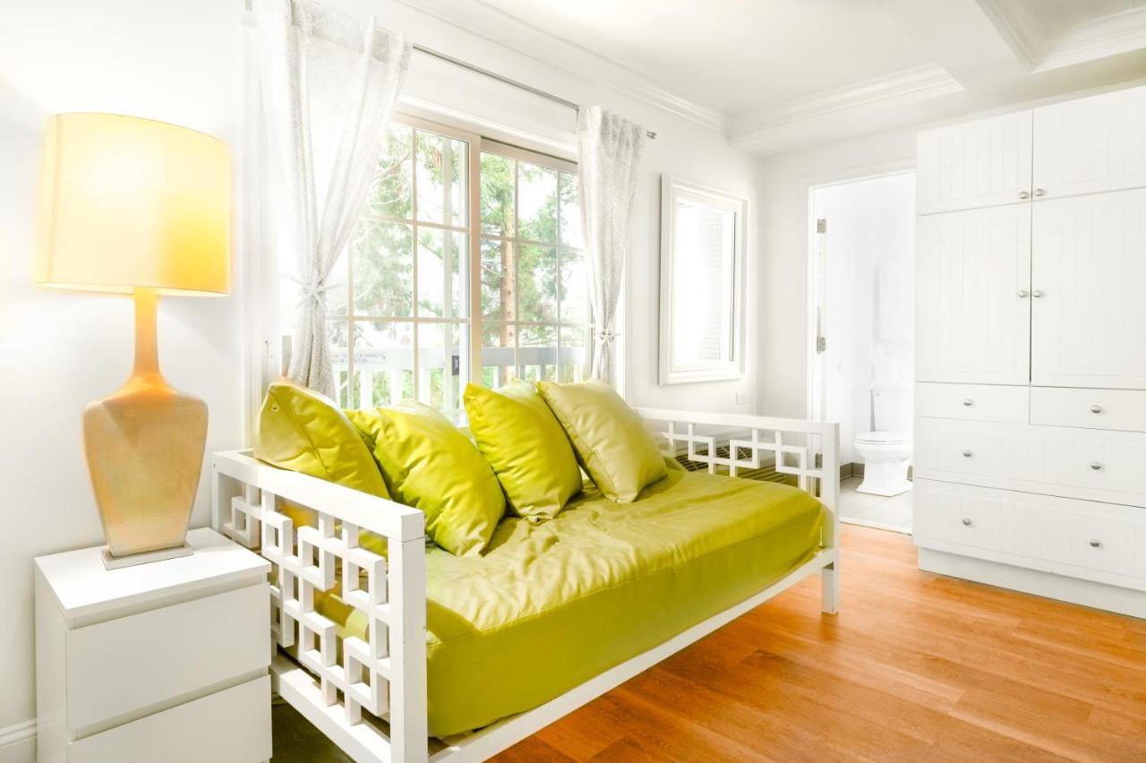 Deluxe King Studio - Pet Friendly at Canalside Inn