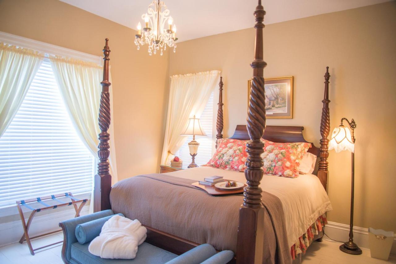 | Blessings on State Bed & Breakfast