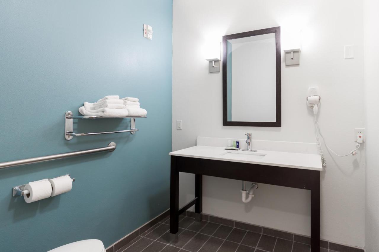 King Room - Accessible/Non-Smoking at Sleep Inn & Suites Washington near Peoria