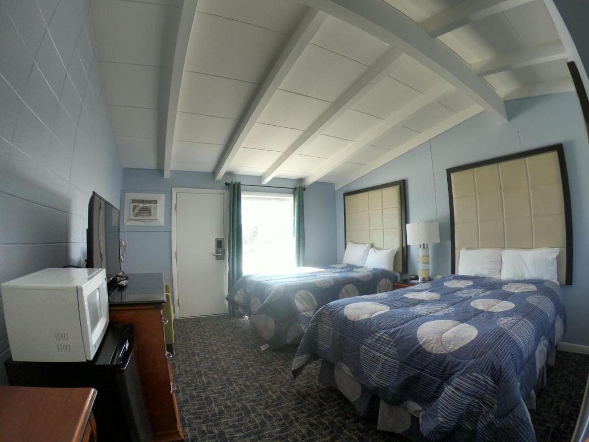 | Copper Lantern Motor Lodge