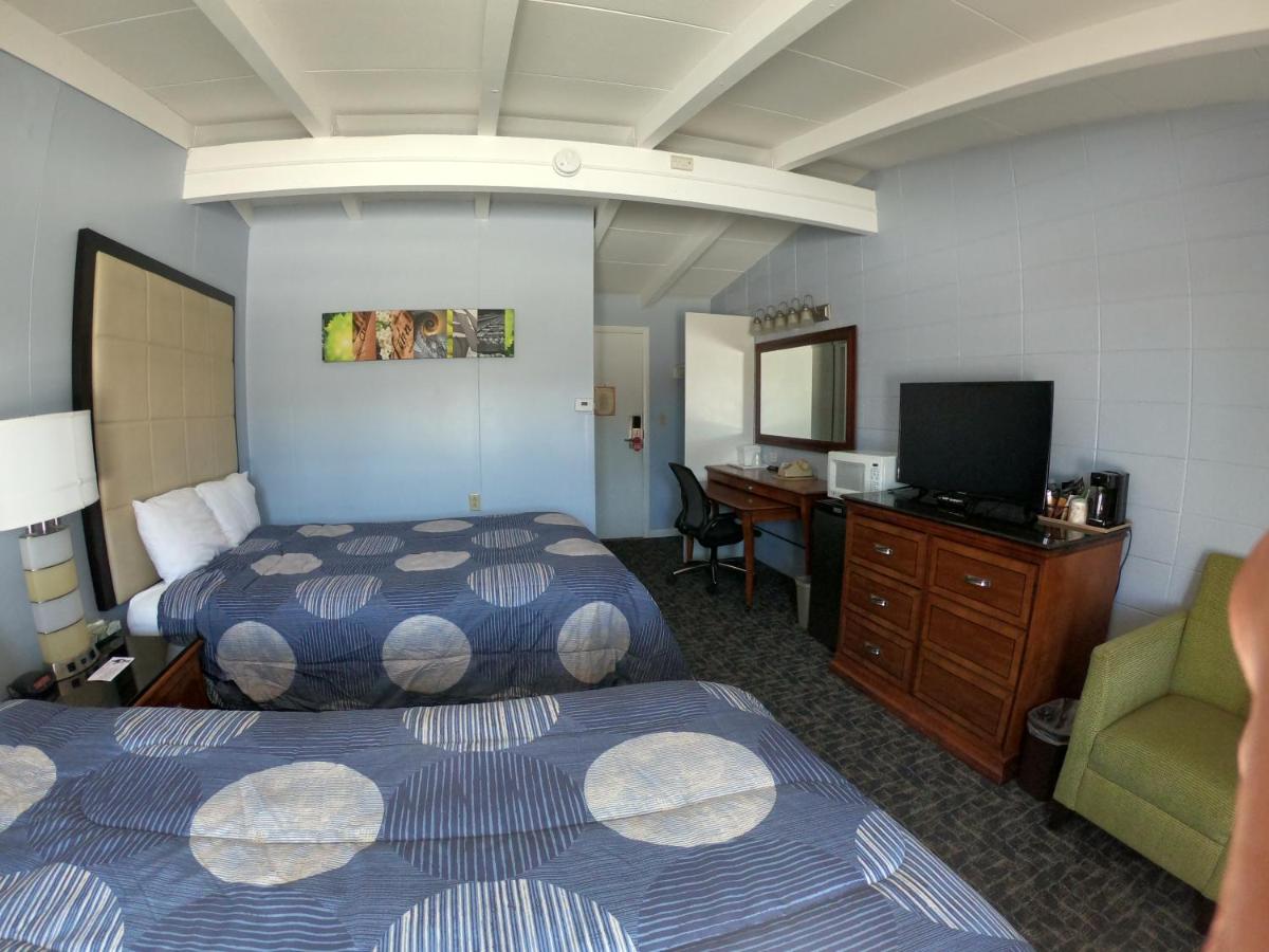  | Copper Lantern Motor Lodge