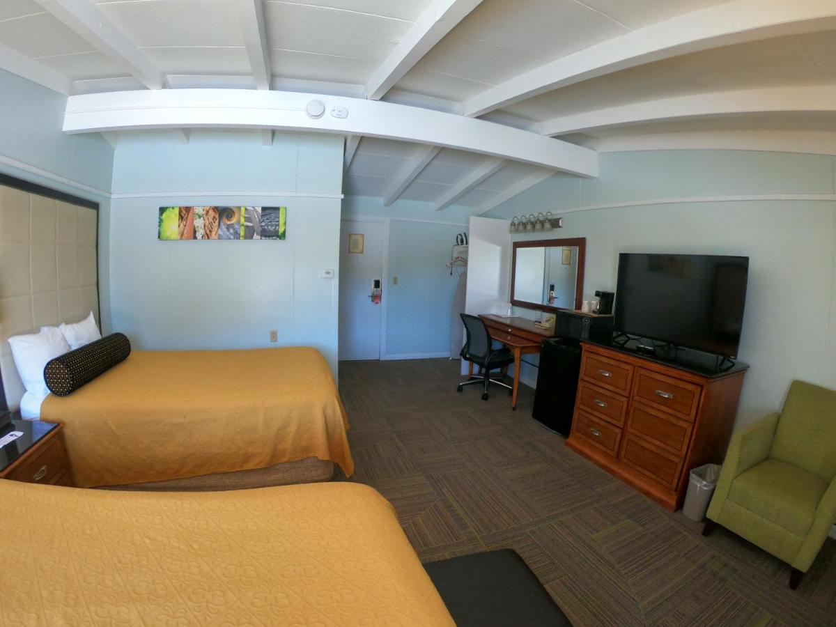 | Copper Lantern Motor Lodge