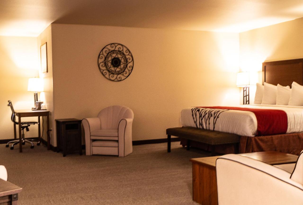 | Newcastle Lodge & Convention Center