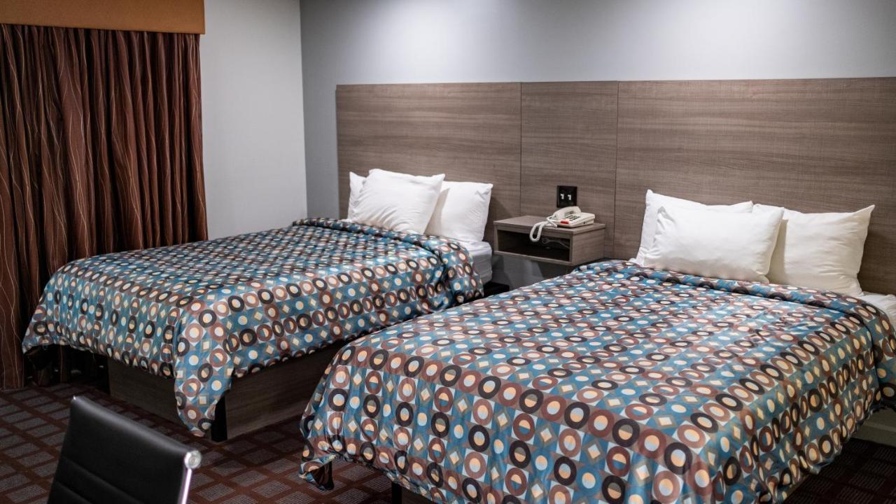 | Blue Dolphin Inn