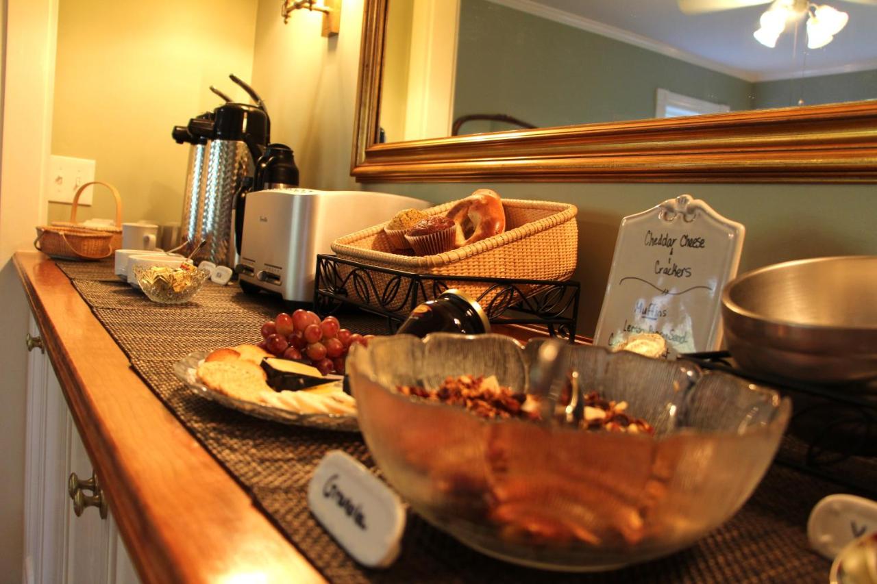 | Brass Lantern Inn