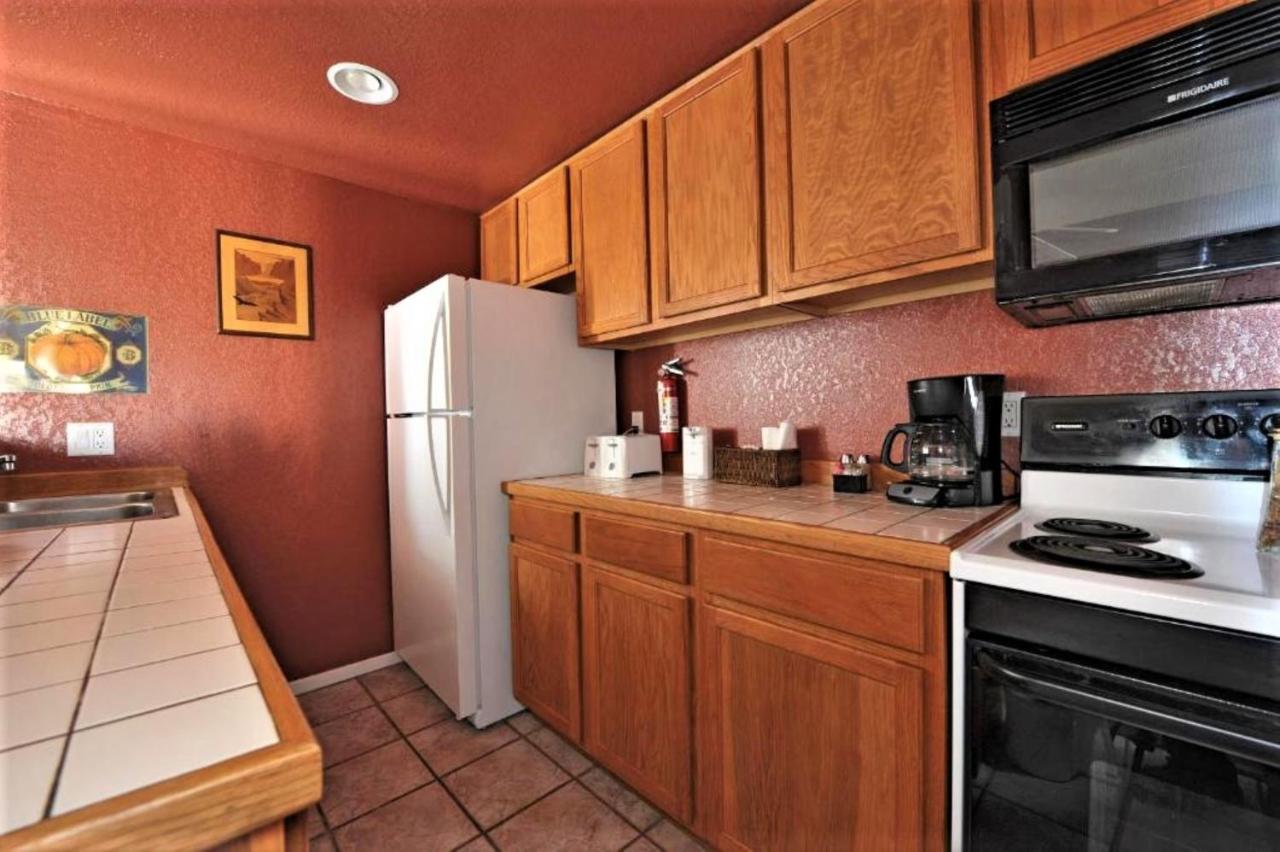 | Pinecliff Village Resort