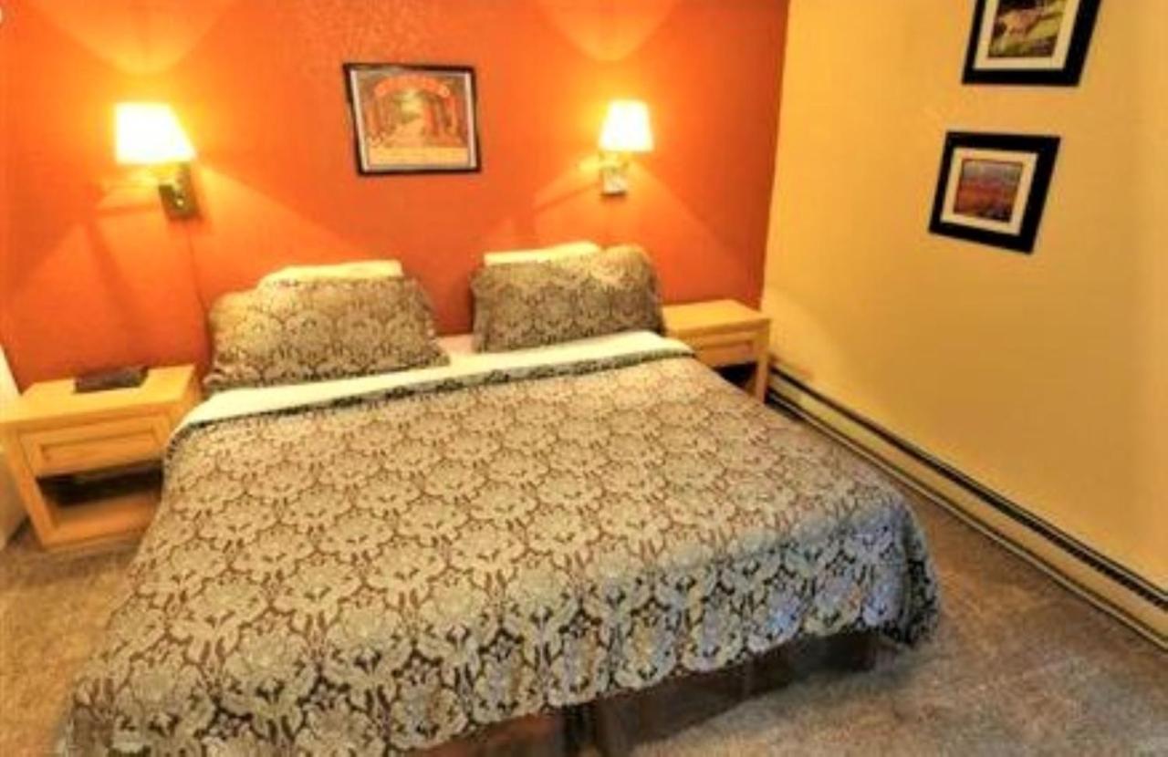| Pinecliff Village Resort
