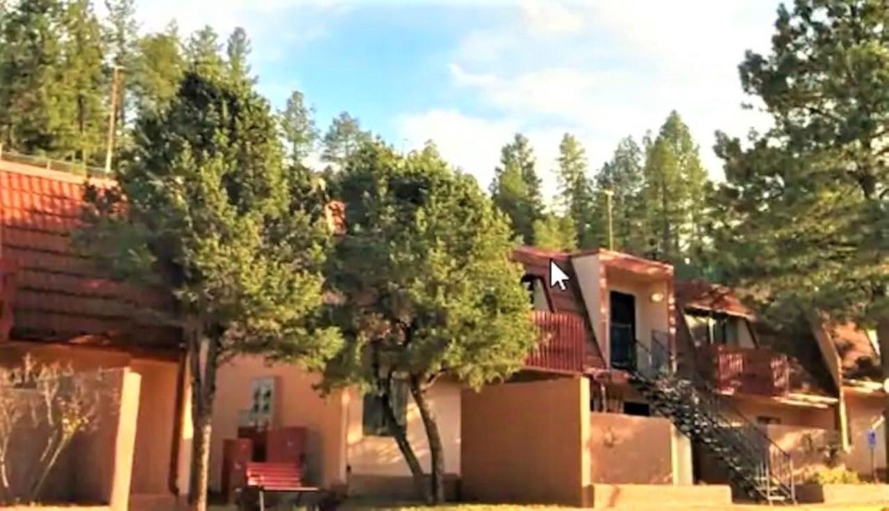 | Pinecliff Village Resort