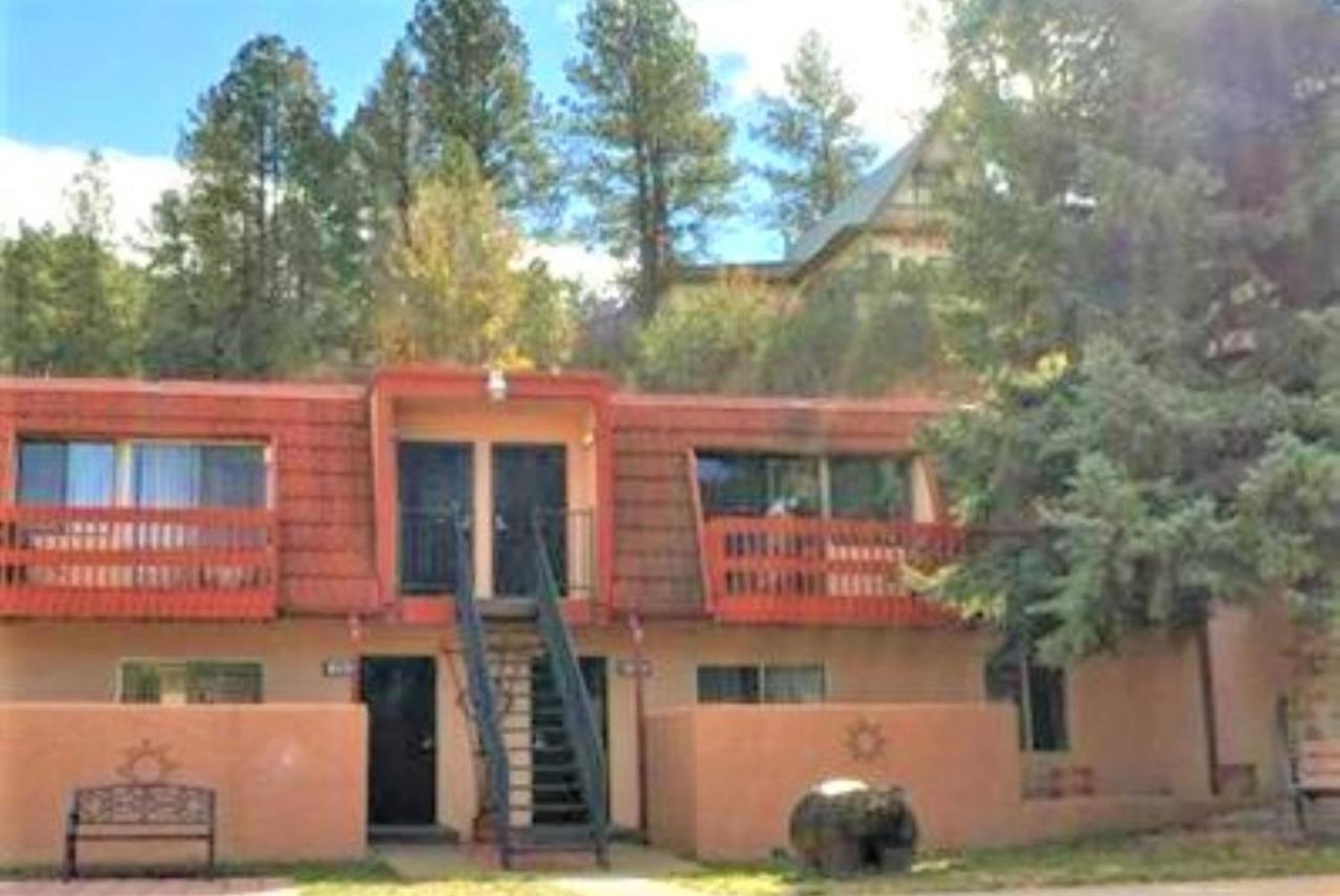 | Pinecliff Village Resort