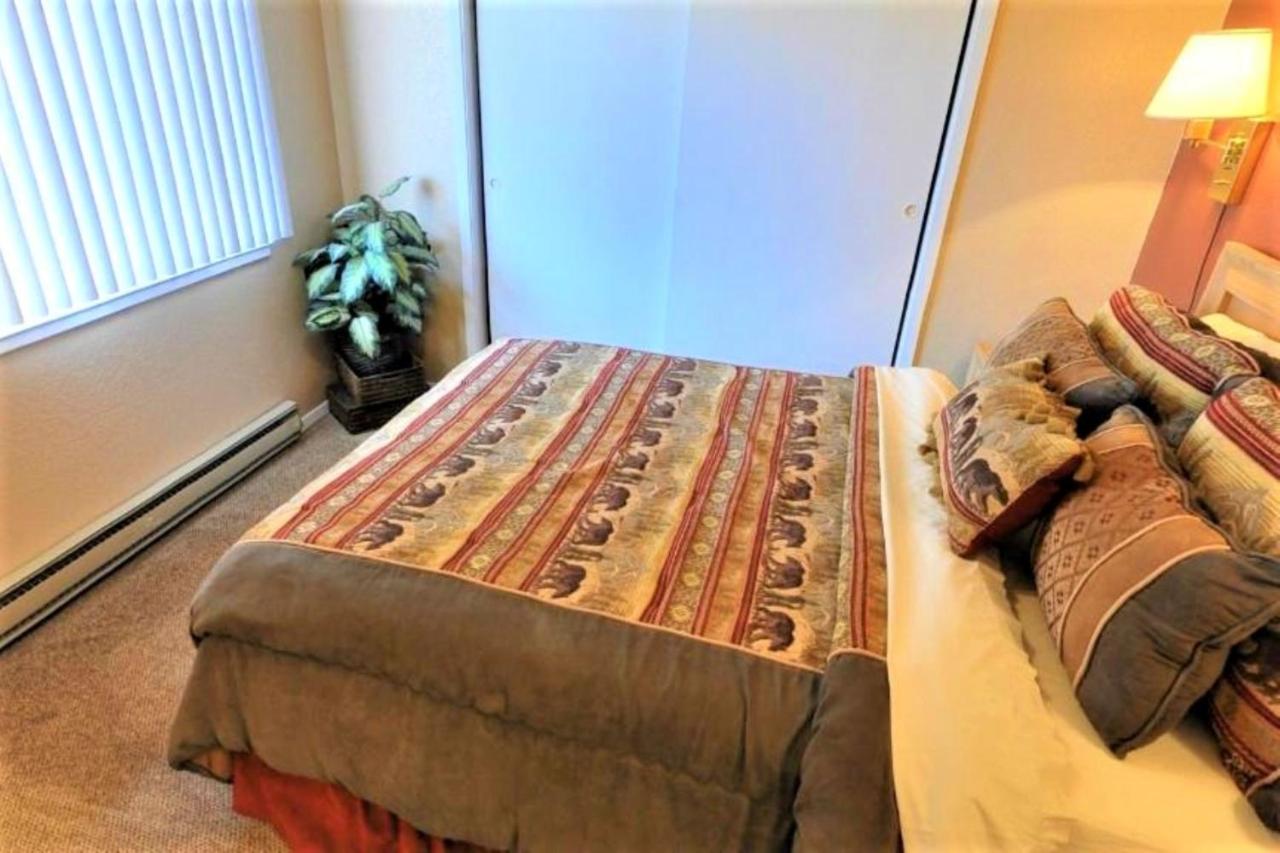 | Pinecliff Village Resort