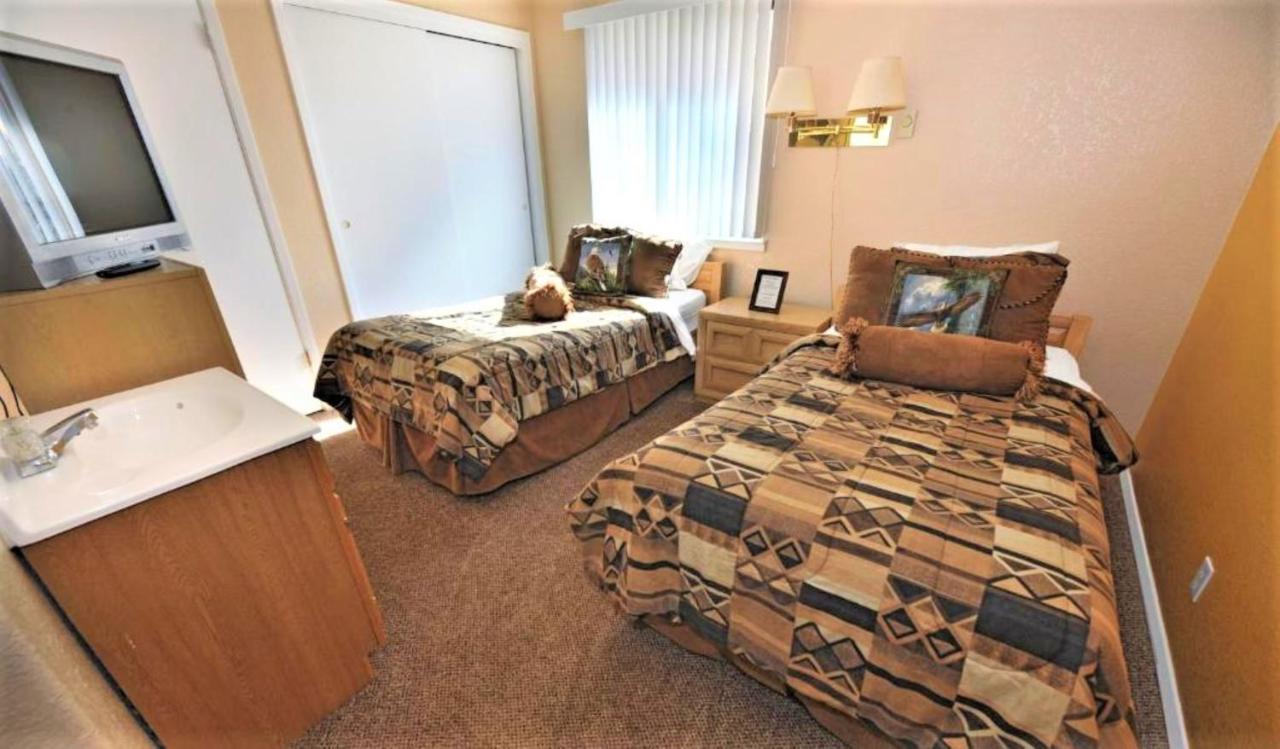 | Pinecliff Village Resort