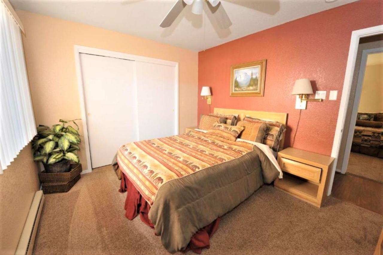 | Pinecliff Village Resort