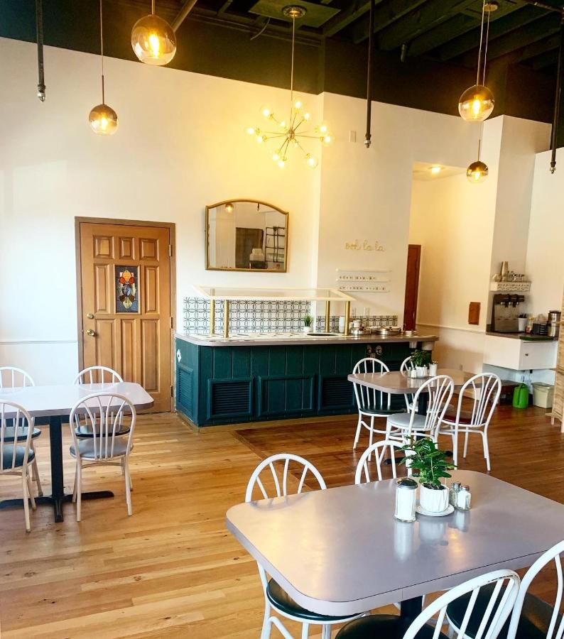 | The Brooks Hotel Restaurant and Lounge