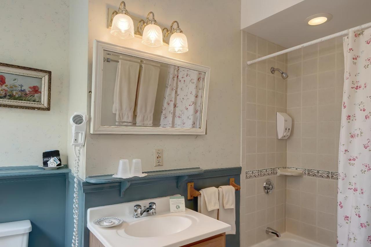 | Mira Monte Inn & Suites