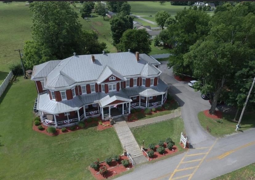 | Grand Victorian Inn