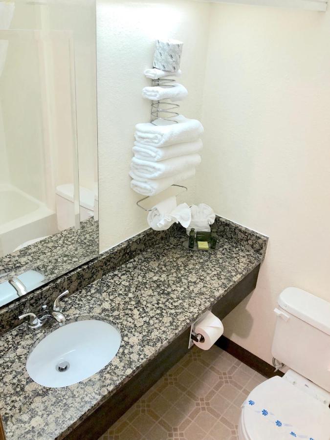 Standard King Room at Bicentennial Inn