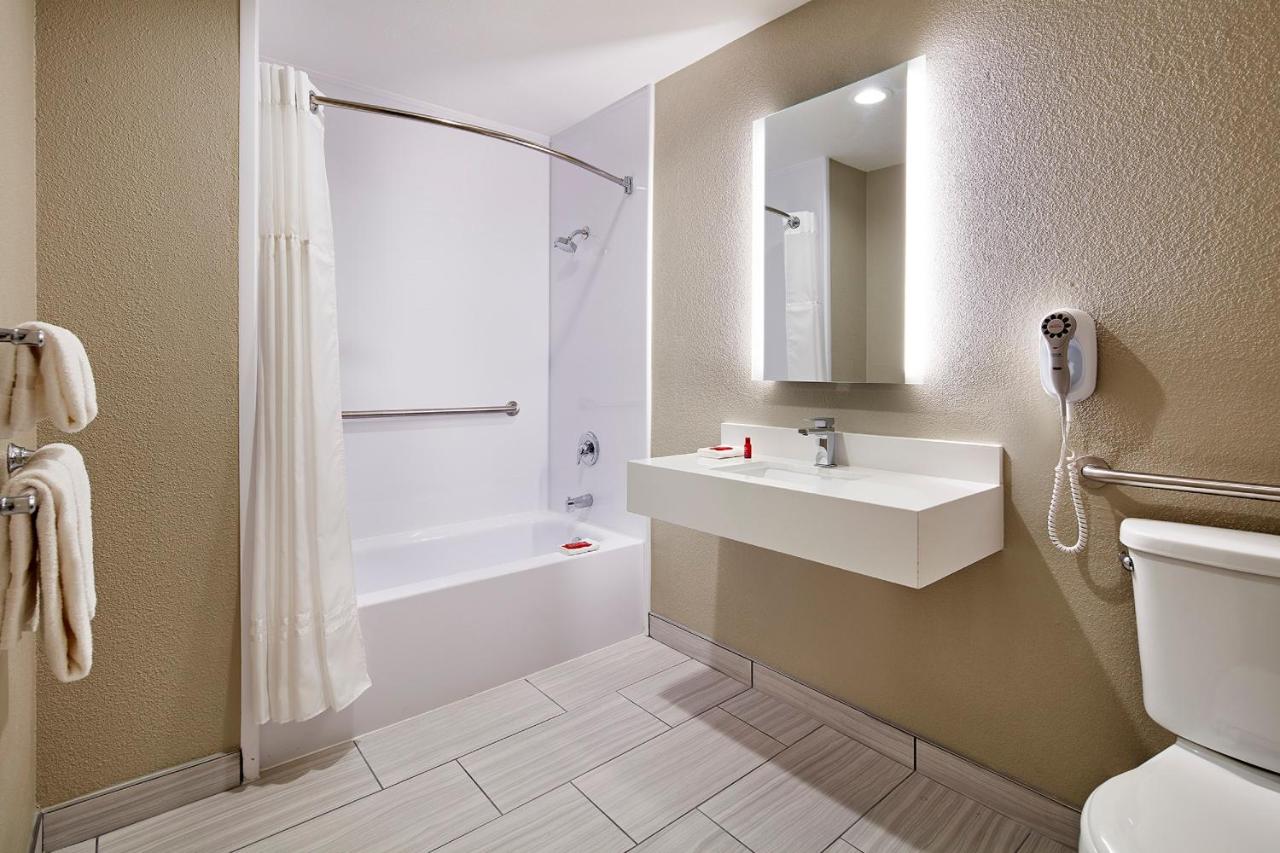 SureStay Hotel by Best Western San Diego Pacific Beach