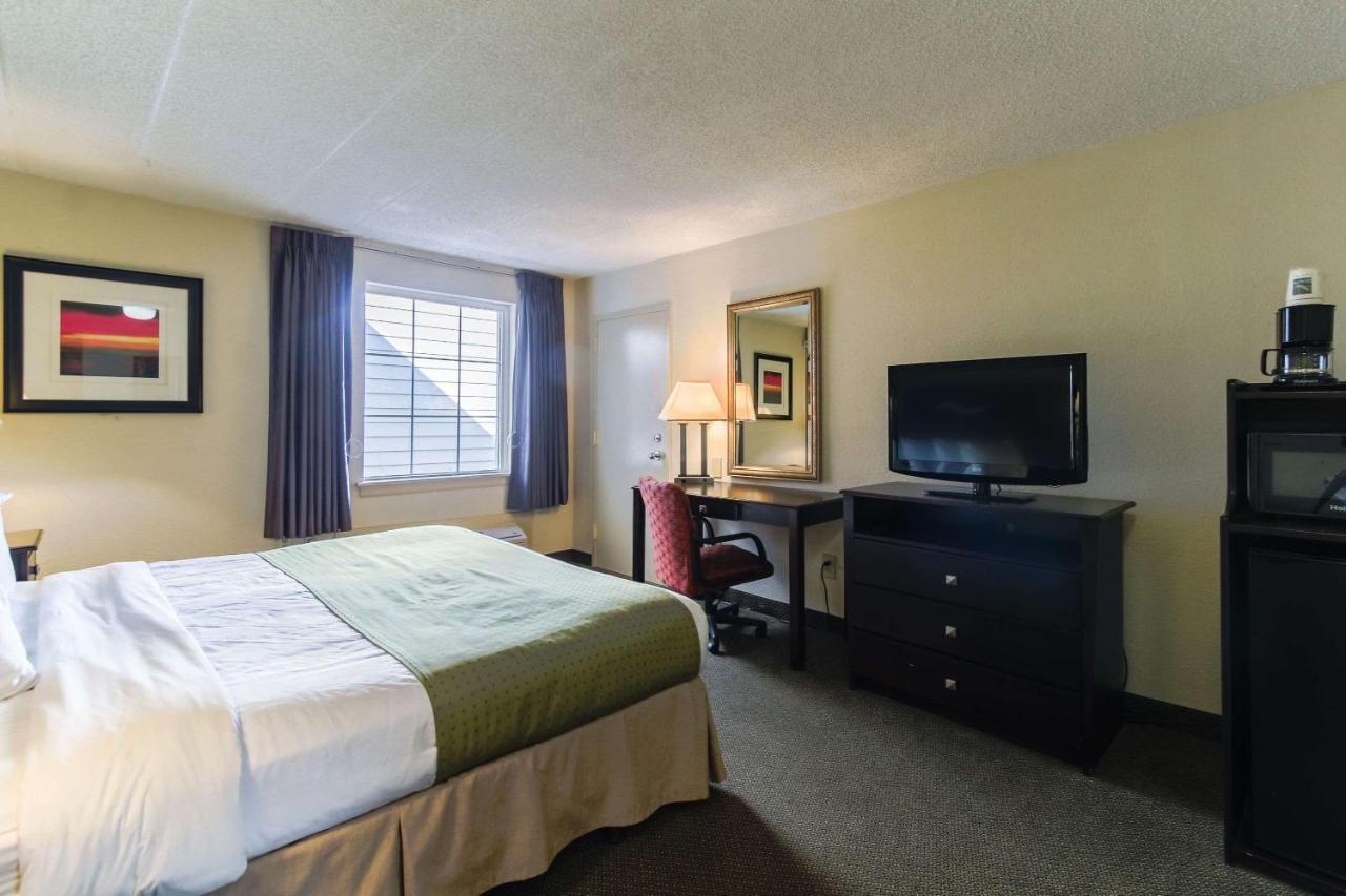 King Room - Disability Access/Non-Smoking at Quality Inn & Suites Conference Center