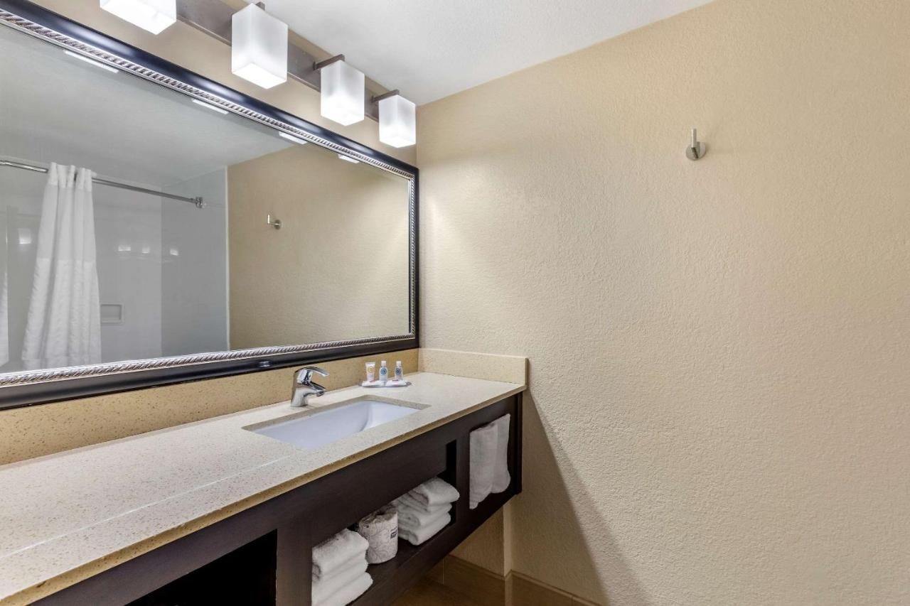 Suite, 1 King Bed with Sofa Bed, Non Smoking at Comfort Inn San Diego Old Town