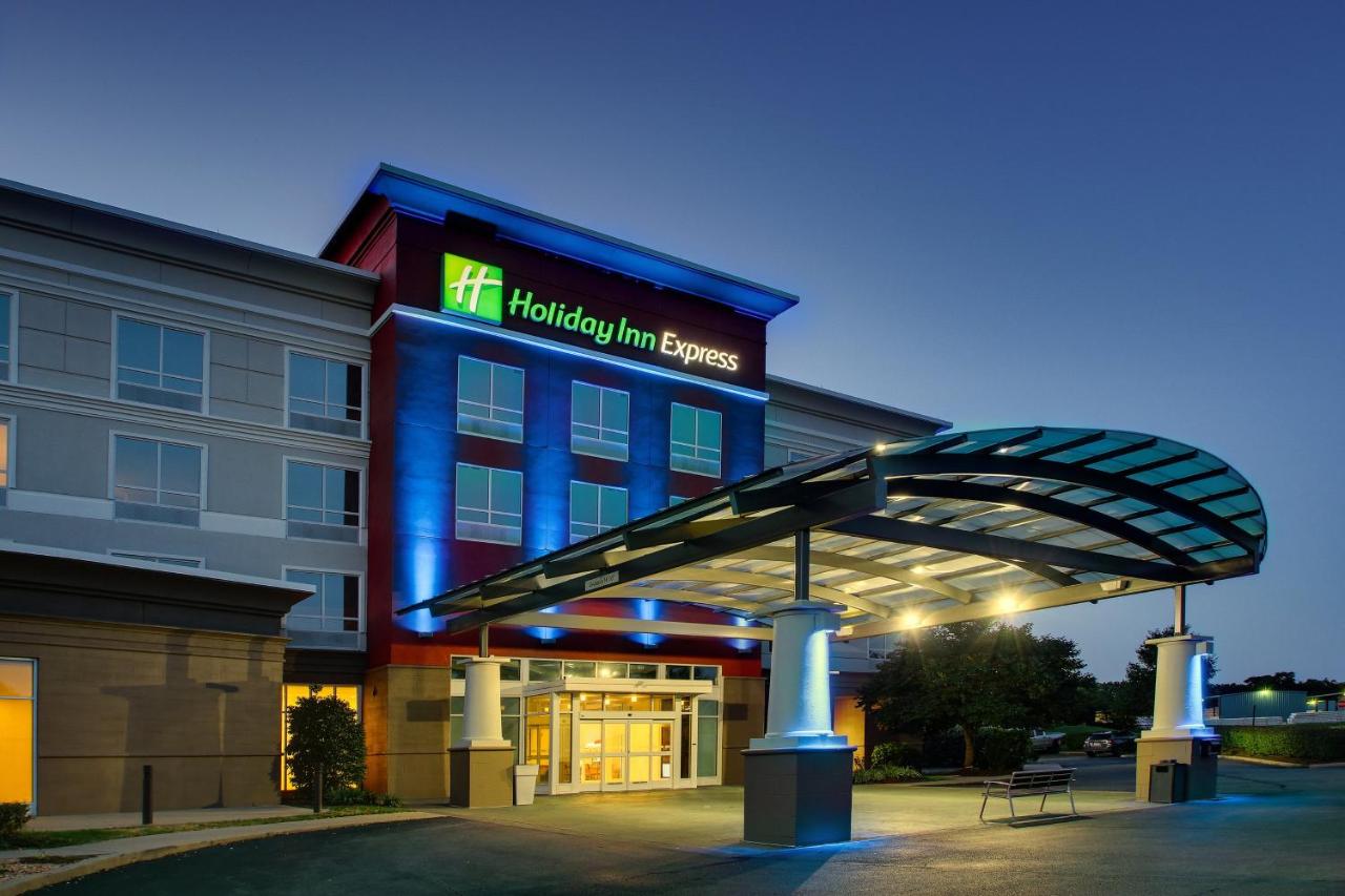 | Holiday Inn Express Georgetown, an IHG Hotel