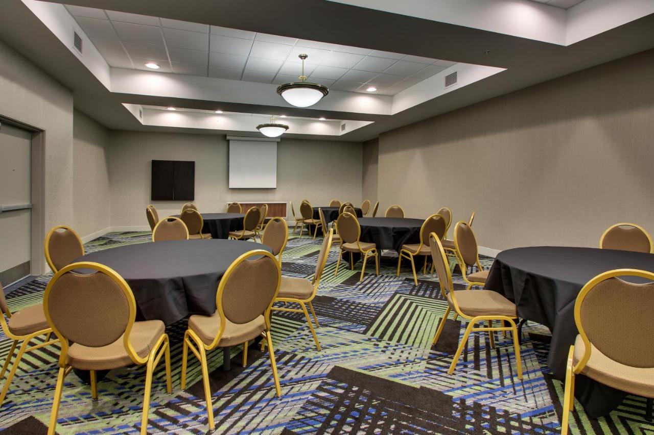 | Holiday Inn Express Georgetown, an IHG Hotel