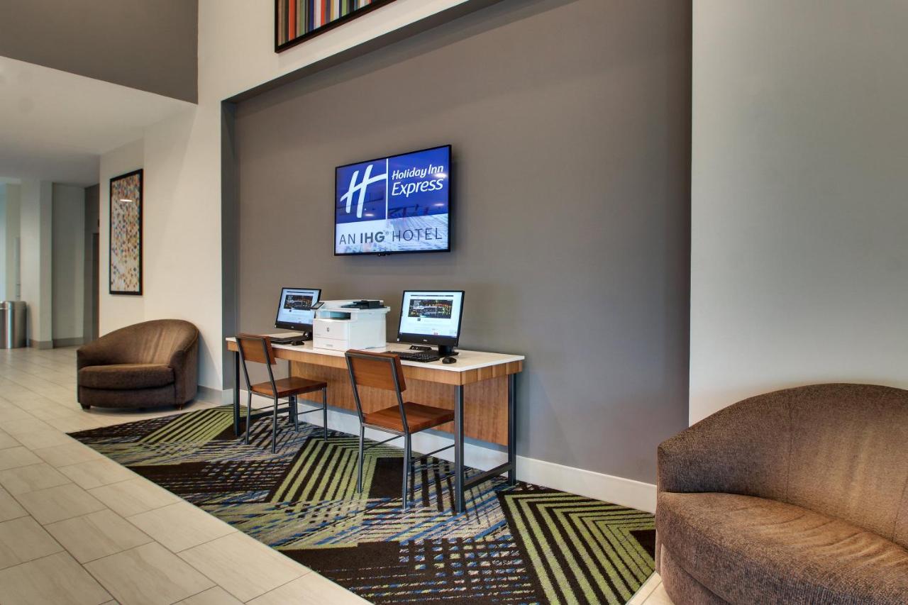 | Holiday Inn Express Georgetown, an IHG Hotel