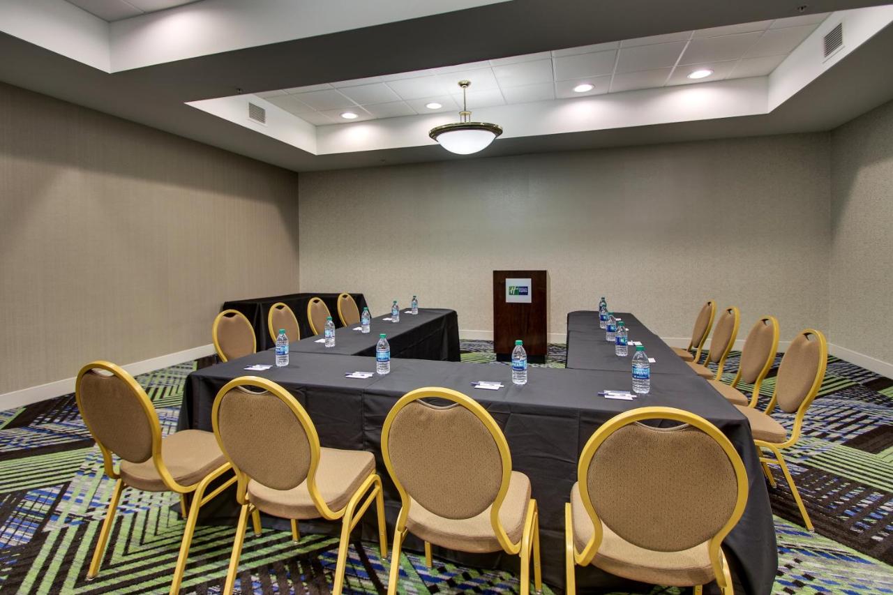 | Holiday Inn Express Georgetown, an IHG Hotel