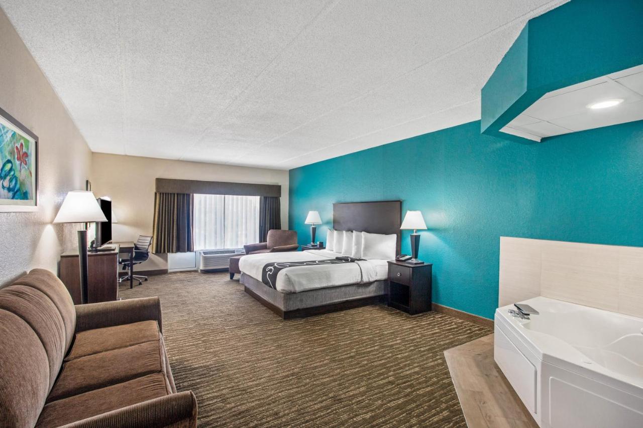 King Suite with Whirlpool and Sofa-Bed - Non Smoking at Comfort Inn & Suites Sarasota I75