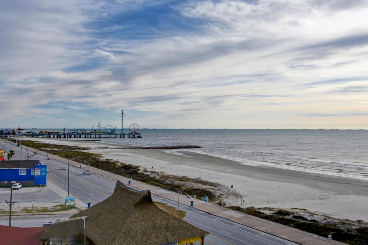| Holiday Inn Express & Suites - Galveston Beach, an IHG Hotel