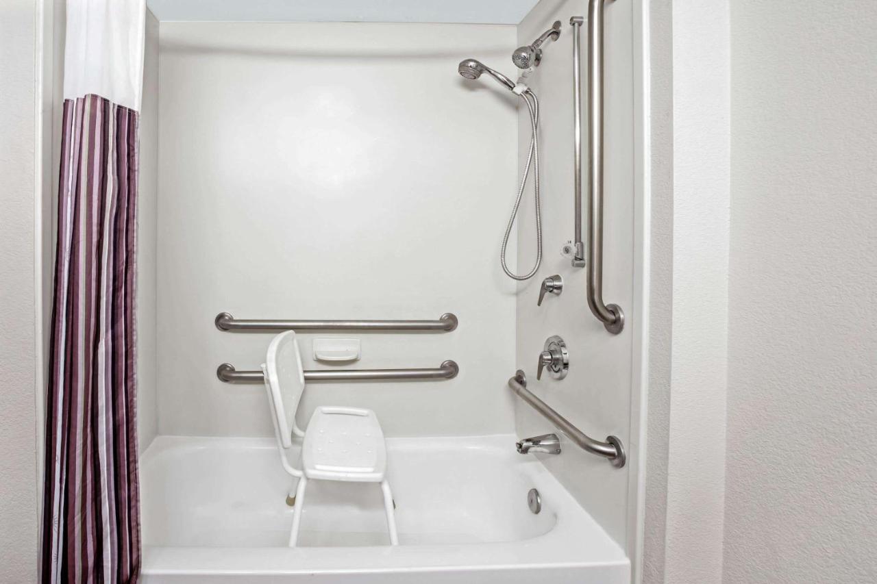 King Room - Disability Access at La Quinta Inn & Suites by Wyndham Tucson Airport