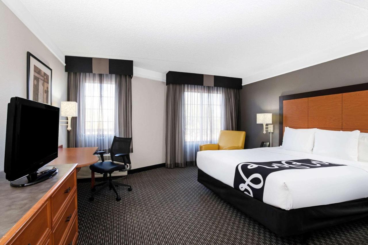 King Room - Disability Access at La Quinta Inn & Suites by Wyndham Tucson Airport